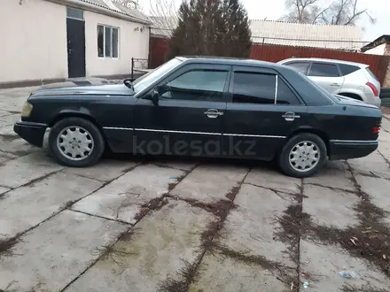 Mercedes-Benz E 200 1993 года за 1 150 000 тг. в Тараз – фото 7