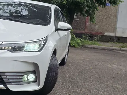 Toyota Corolla 2017 года за 6 300 000 тг. в Алматы – фото 3