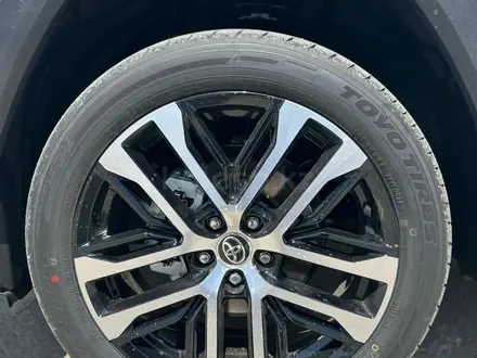 Toyota RAV4 Luxe+ HEV 2026 года за 28 990 000 тг. в Актобе – фото 13