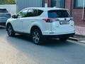 Toyota RAV4 2016 года за 10 300 000 тг. в Уральск