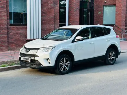Toyota RAV4 2016 года за 10 300 000 тг. в Уральск – фото 4