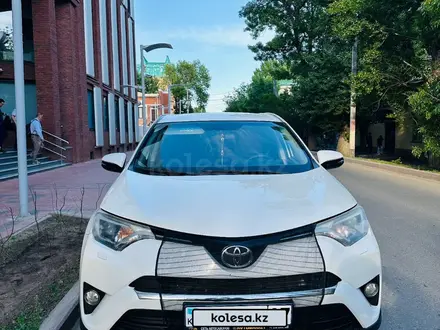 Toyota RAV4 2016 года за 10 300 000 тг. в Уральск – фото 5