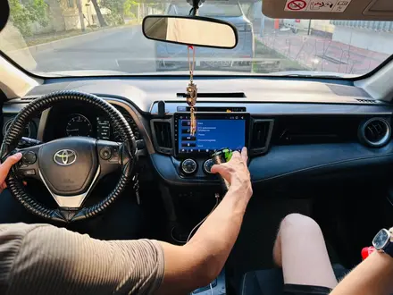 Toyota RAV4 2016 года за 10 300 000 тг. в Уральск – фото 6