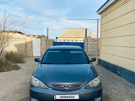 Toyota Camry 2004 года за 5 000 000 тг. в Актау – фото 2