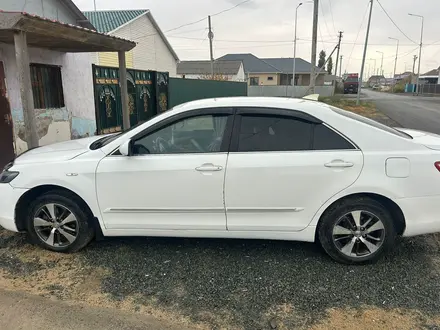 Toyota Camry 2007 года за 3 900 000 тг. в Атырау – фото 2