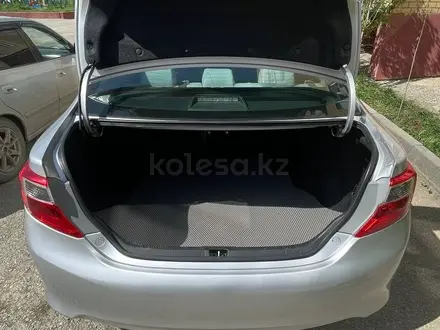 Toyota Camry 2014 года за 6 200 000 тг. в Актобе – фото 42