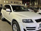 Volkswagen Touareg 2005 года за 8 000 000 тг. в Алматы – фото 3