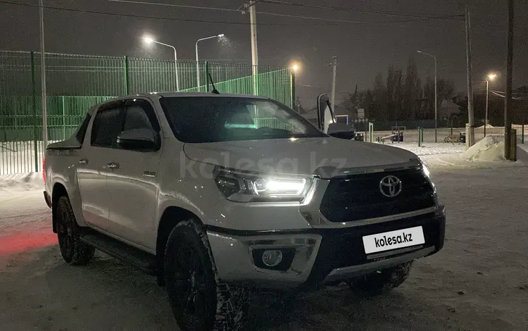 Toyota Hilux 2022 годаfor20 000 000 тг. в Актобе