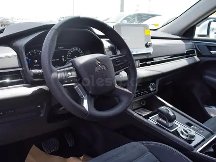 Mitsubishi Outlander 2024 года за 10 381 050 тг. в Алматы – фото 10