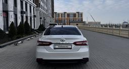 Toyota Camry 2023 года за 16 700 000 тг. в Актау – фото 5