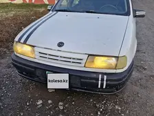 Opel Vectra, 1991