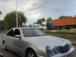 Mercedes-Benz E 320