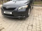 Toyota Camry 2006 года за 4 300 000 тг. в Актобе – фото 2