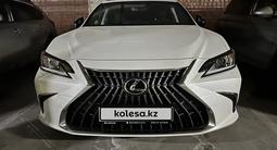 Lexus ES 250 2022 года за 25 500 000 тг. в Астана