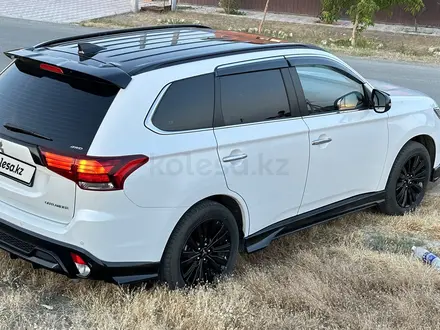 Mitsubishi Outlander 2022 года за 14 300 000 тг. в Атырау – фото 3