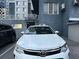 Toyota Camry 2017 года за 12 000 000 тг. в Алматы – фото 2
