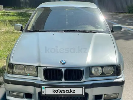 BMW 320 1993 года за 2 000 000 тг. в Алматы – фото 4