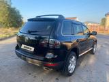 Volkswagen Touareg 2007 года за 6 000 000 тг. в Алматы – фото 3
