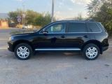 Volkswagen Touareg 2007 года за 6 000 000 тг. в Алматы – фото 2