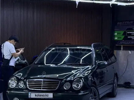 Mercedes-Benz E 320 2001 года за 6 200 000 тг. в Астана – фото 2