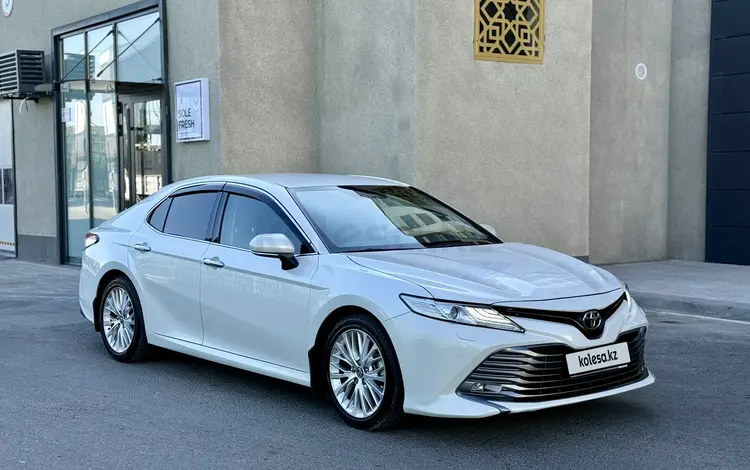 Toyota Camry 2019 года за 13 700 000 тг. в Шымкент