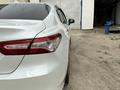 Toyota Camry 2020 года за 15 000 000 тг. в Атырау – фото 9