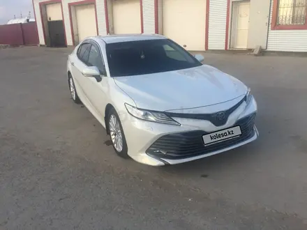 Toyota Camry 2020 года за 15 000 000 тг. в Атырау – фото 12