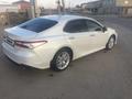 Toyota Camry 2020 года за 15 000 000 тг. в Атырау – фото 13