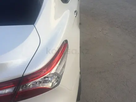 Toyota Camry 2020 года за 15 000 000 тг. в Атырау – фото 14