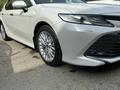 Toyota Camry 2020 года за 15 000 000 тг. в Атырау – фото 20