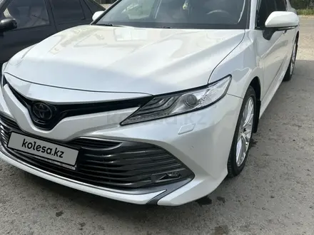 Toyota Camry 2020 года за 15 000 000 тг. в Атырау – фото 21