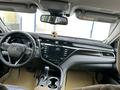 Toyota Camry 2020 года за 15 000 000 тг. в Атырау – фото 4
