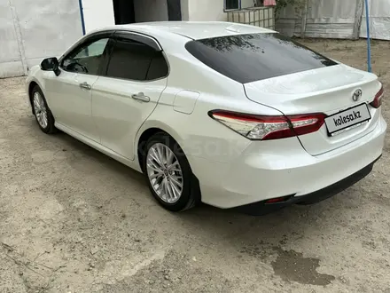 Toyota Camry 2020 года за 15 000 000 тг. в Атырау – фото 7