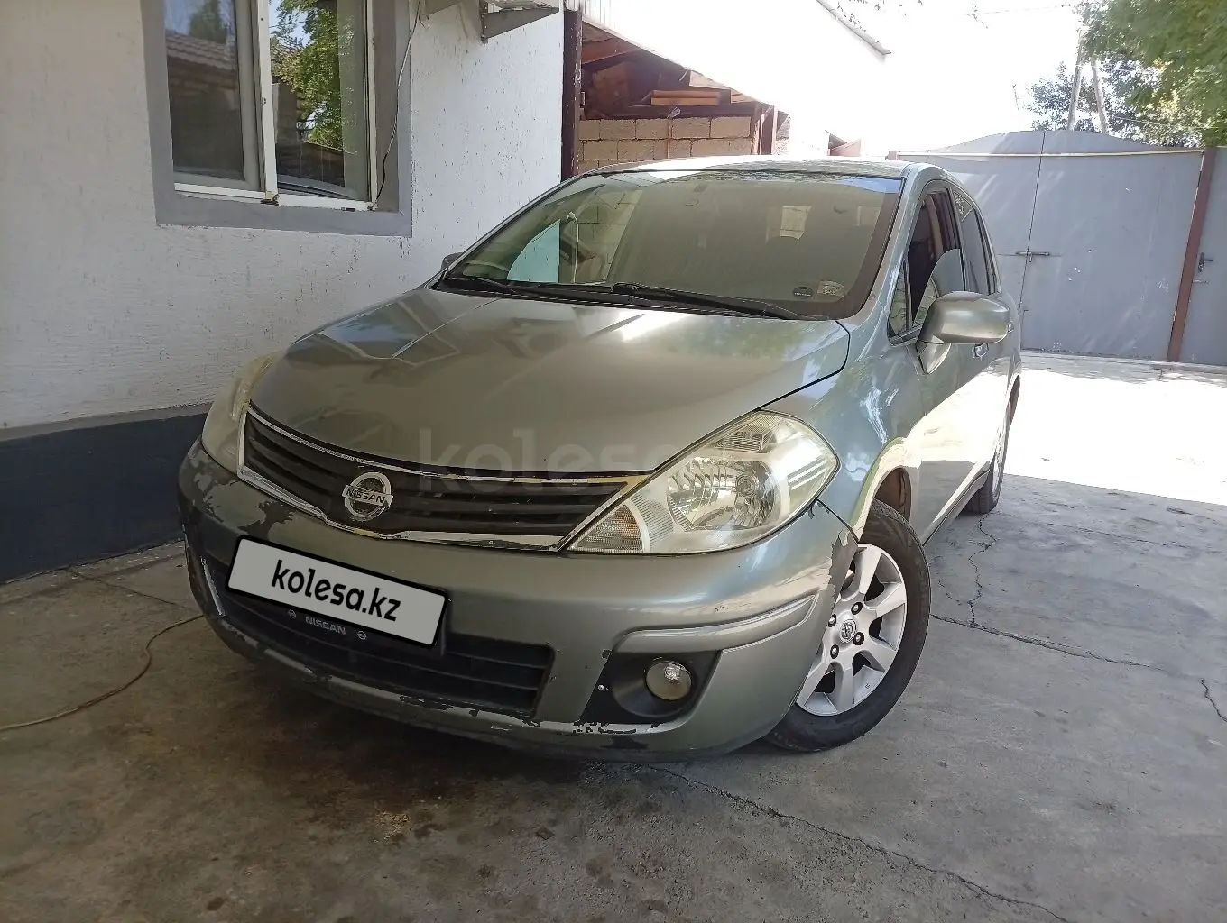 Nissan Versa, 2010