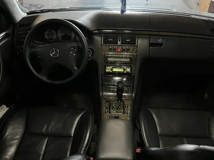 Mercedes-Benz E 320 2001 года за 5 500 000 тг. в Шымкент – фото 9