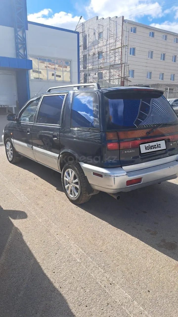 Mitsubishi Space Wagon, 1997