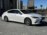 Lexus ES 250 2019 года за 20 000 000 тг. в Атырау
