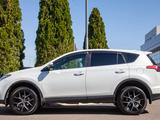 Toyota RAV4 2019 года за 10 500 000 тг. в Алматы – фото 3