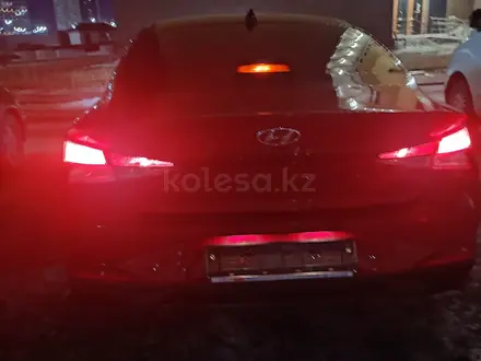 Hyundai Elantra 2021 года за 9 500 000 тг. в Астана – фото 4