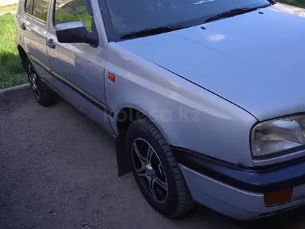 Volkswagen Golf 1995 года за 1 200 000 тг. в Караганда – фото 3