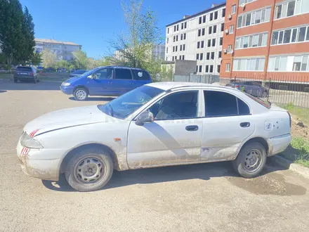 Mitsubishi Carisma 1995 года за 380 000 тг. в Уральск – фото 2