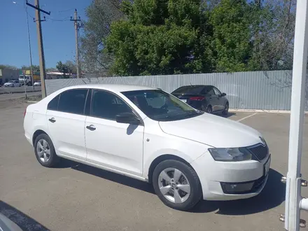 Skoda Rapid 2014 года за 4 200 000 тг. в Уральск – фото 2