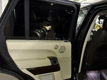 Land Rover Range Rover 2014 года за 27 000 000 тг. в Алматы – фото 11