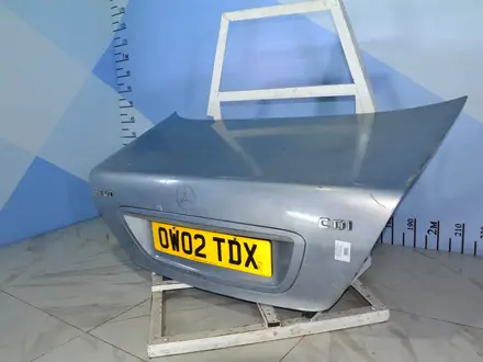 Крышка багажника Mercedes W220 за 30 000 тг. в Тараз – фото 2