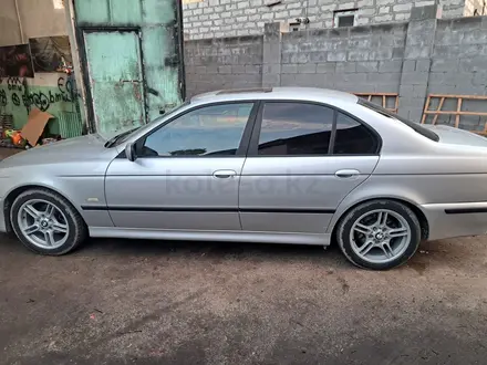 BMW 525 2000 года за 4 500 000 тг. в Алматы – фото 27