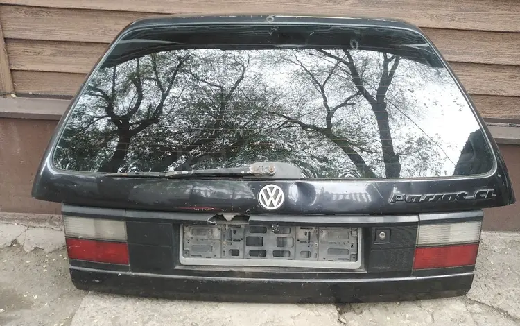 PASSAT B3 Крышка багажника. за 55 000 тг. в Караганда