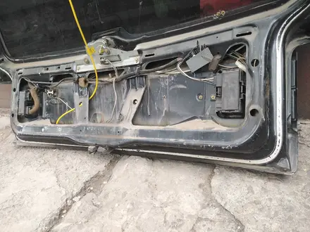 PASSAT B3 Крышка багажника. за 55 000 тг. в Караганда – фото 6