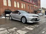 Toyota Camry 2021 года за 15 300 000 тг. в Шымкент