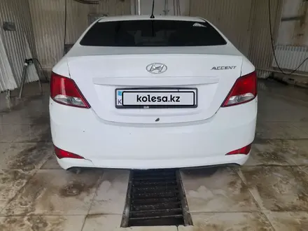 Hyundai Accent 2015 года за 3 500 000 тг. в Жанаозен – фото 3