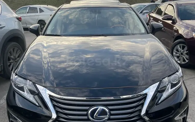 Lexus ES 300h 2013 года за 7 500 000 тг. в Атырау